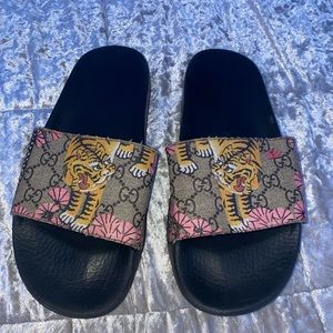 Sold out Gucci sandal